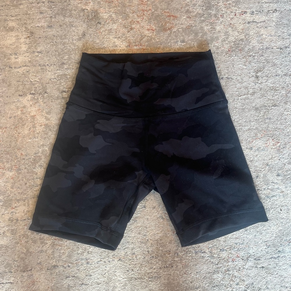 Lululemon black camo Wunder Train 6” shorts . 4